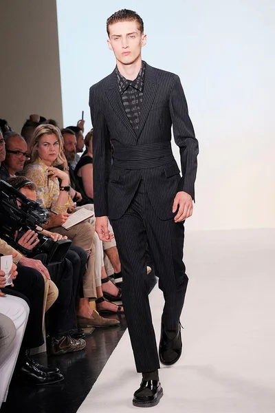 Look 24
